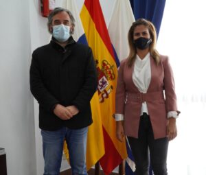 El-Alcalde-y-la-Directora-Insular El-Alcalde-y-la-Directora-Insular