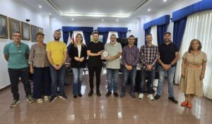 Foto de familia con productores, concejales y Red Terrae