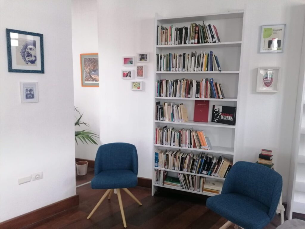 Un rincón de la nueva biblioteca (2)