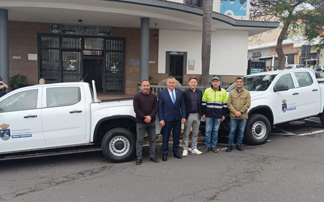 El Ayuntamiento refuerza la flota municipal con dos nuevos vehículos para el área de Obras y Servicios