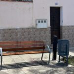Instalación de bancos, papeleras y ceniceros en la ZCA (5)