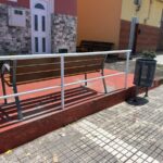 Instalación de bancos, papeleras y ceniceros en la ZCA (6)