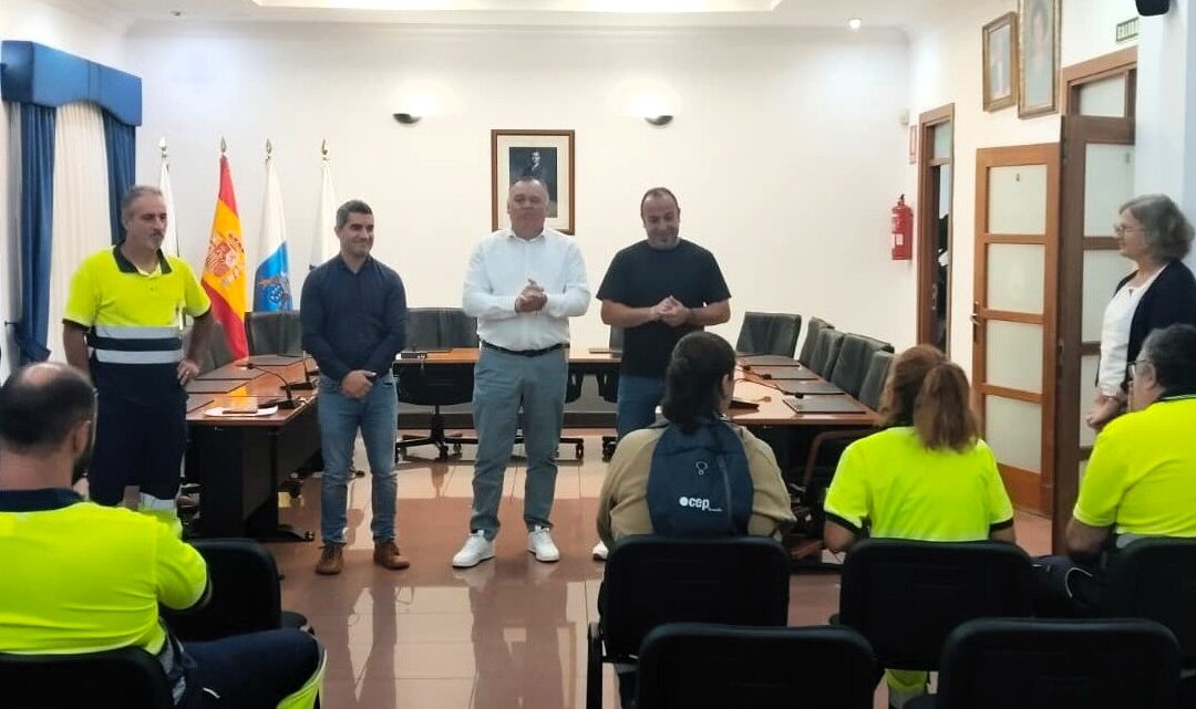 El proyecto “Caminos Rurales” incorpora cuatro peones forestales para mejorar las pistas agrícolas de la Villa